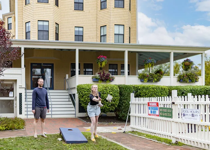 Colonial Inn